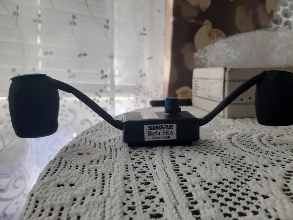 Продавам микрофон за акордеон