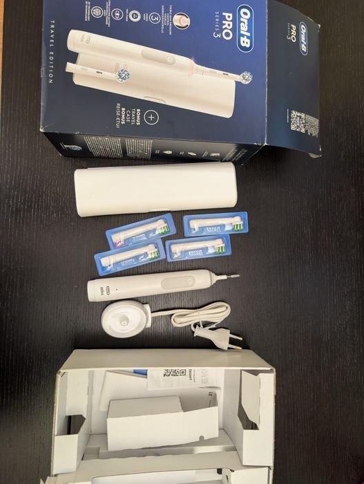 Oral B / Braun Pro 3 3500 електрическа четка за зъби + 4бр глави