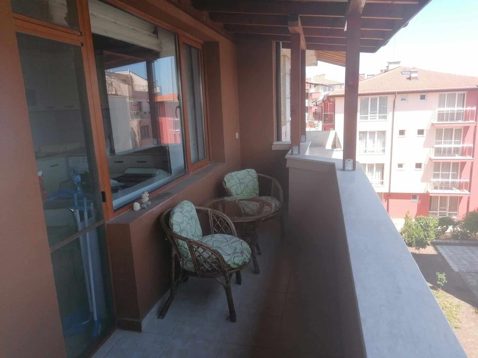 Давам под наем тристаен апартамент за целия сезон 2026 г.