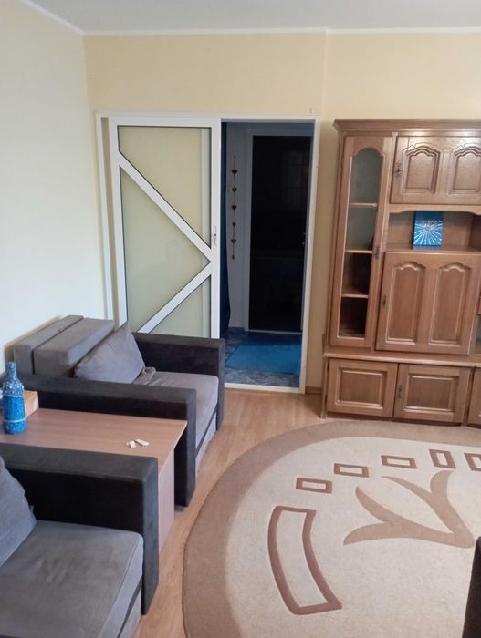 Închiriez apartament 2 camere,str Mircea cel Bătrân vizavi de mag.Profi ,et 1/9