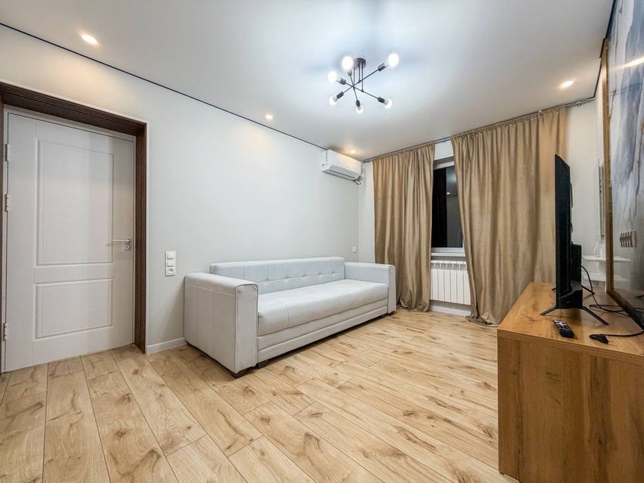 1/3/4 Ялангач кирпич школа 190