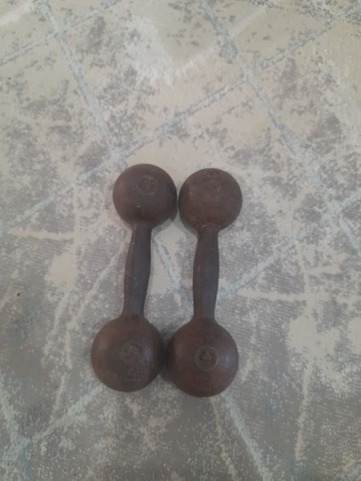 Продам гантели .