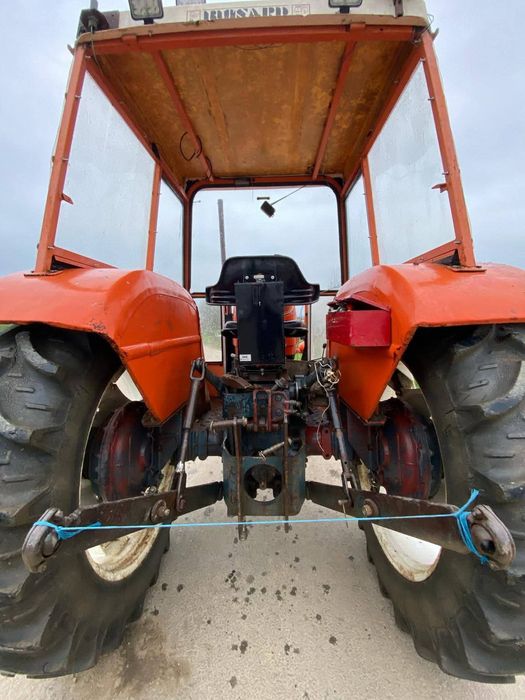 Vând tractor fiat 640