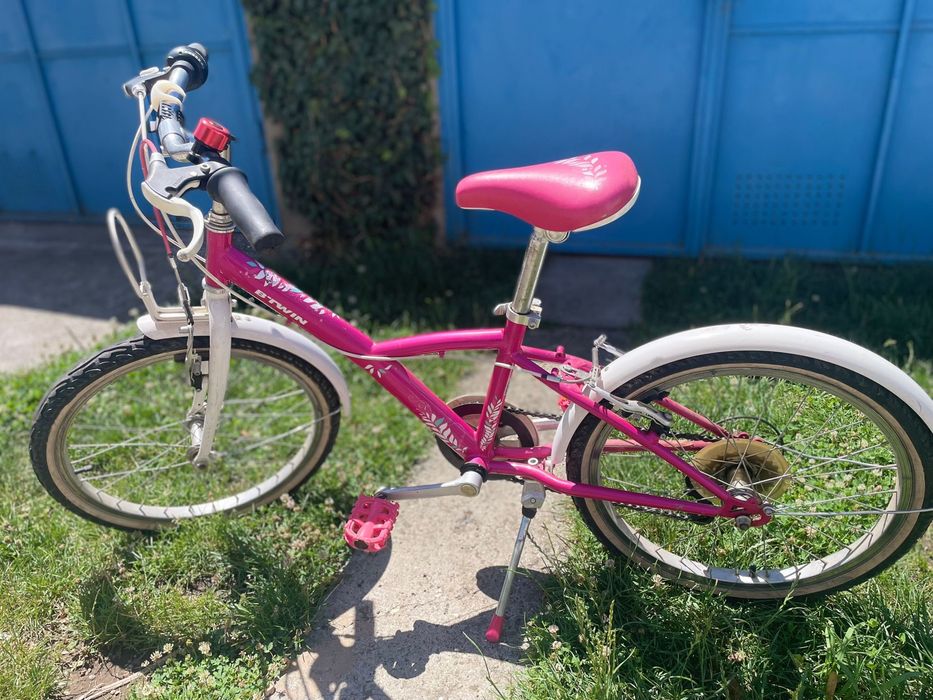 Bicicleta roz pentru fetite!