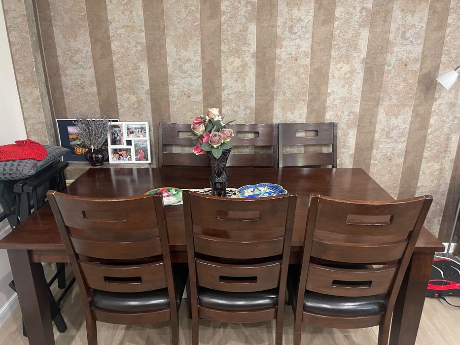 Masa de familie cu 6 scaune, Mobexpert