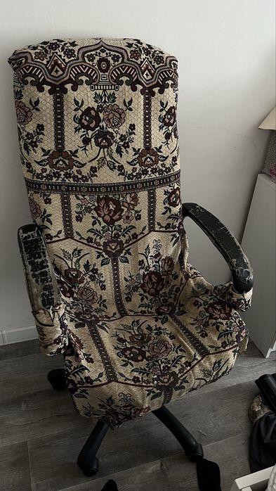 Продам кресло офисное!