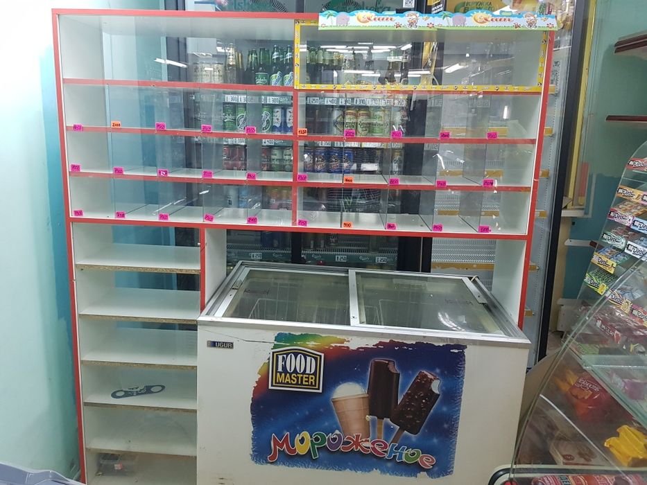 Продам  витрину для конфет