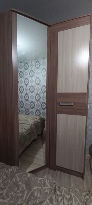 Продам угловой шкаф