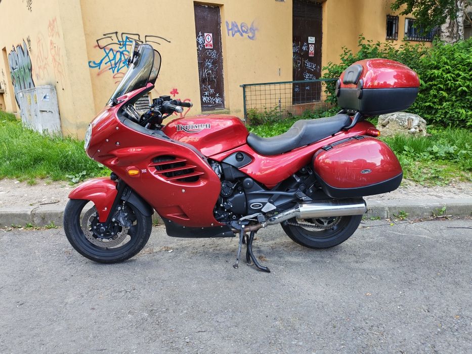Vând Triumph Trophy 1200
