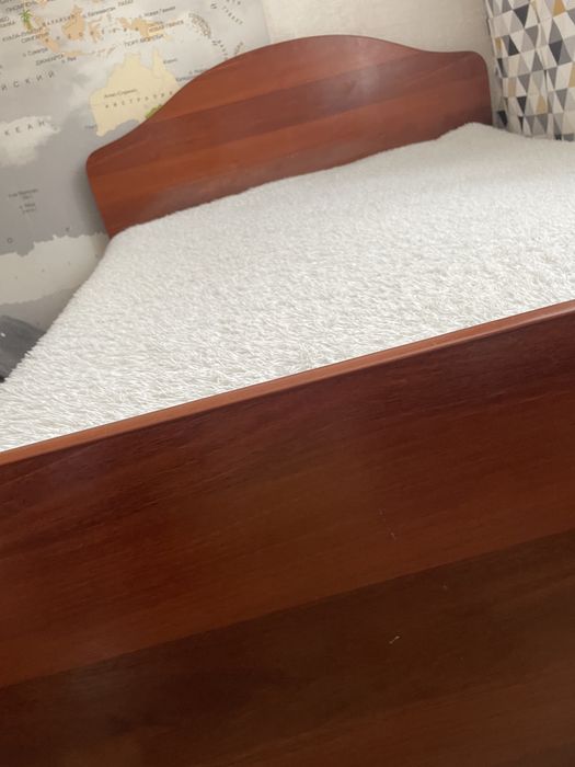 Двуспальная кровать