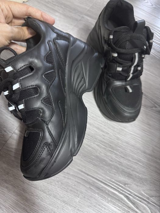 Ayollar oyoq kiyimi Turkiya