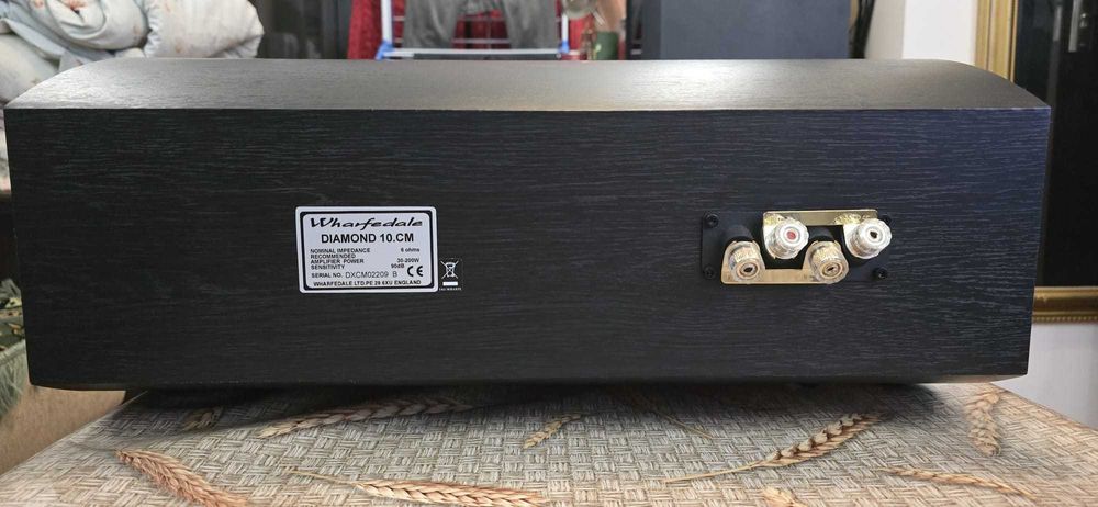 Vând Boxă centrală de excepție, tip Wharfedale Diamond 10.CM