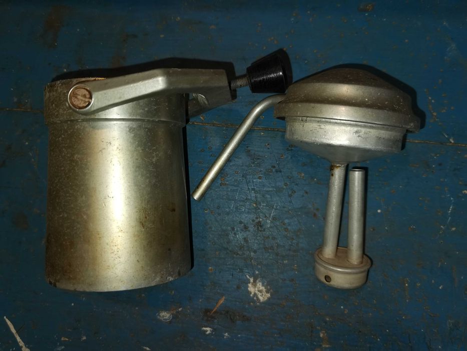 Продавам нещата от снимката-клещи за чапраз,ножици, кубинка,кафеварки