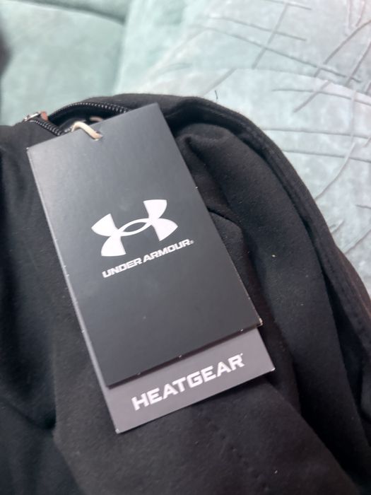 Under Armour суитчер