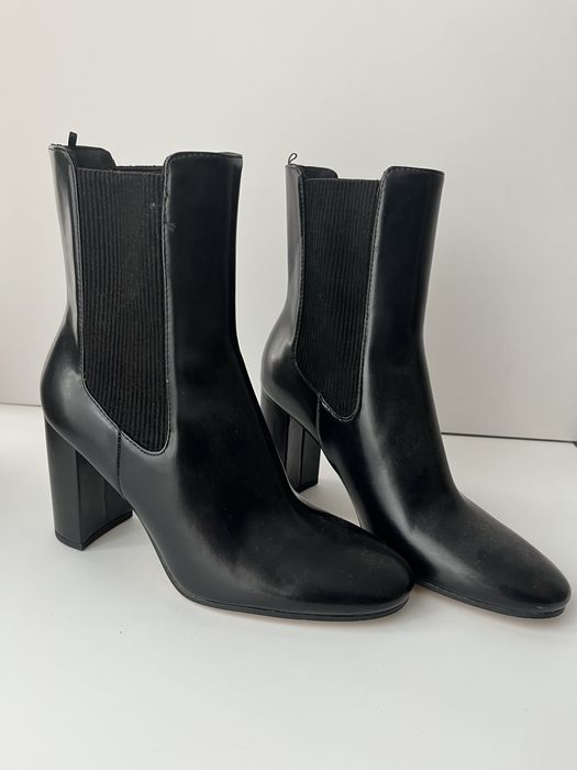 Дамски боти тип челси н. 39