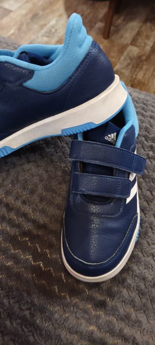 Маратонки адидас 33номер