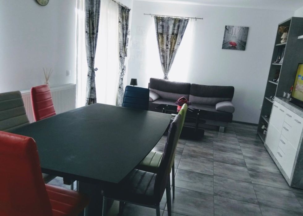 Cisnadie   4 decomandate 200000 euro