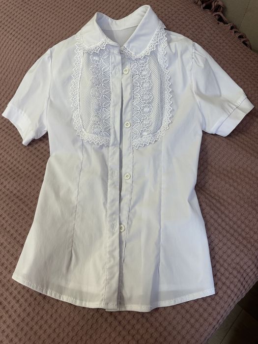 Школьная блузка белого цвета