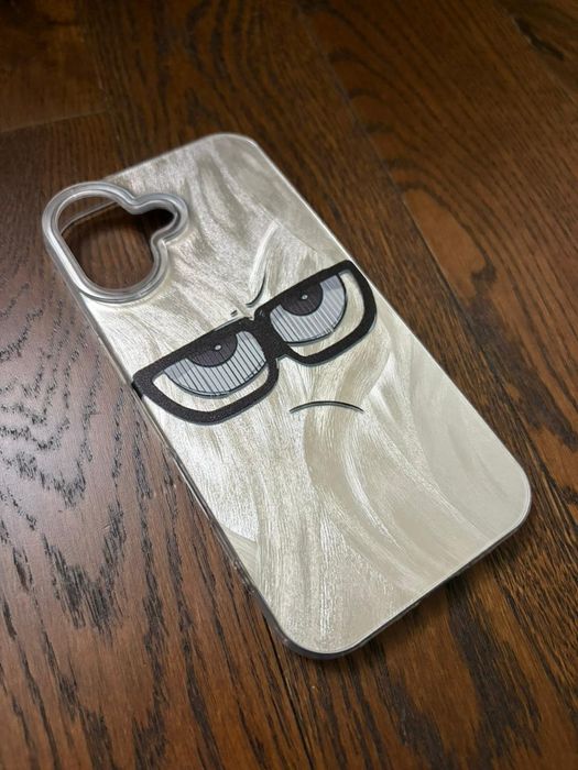 Продам чехлы на Айфон 16 (новые)