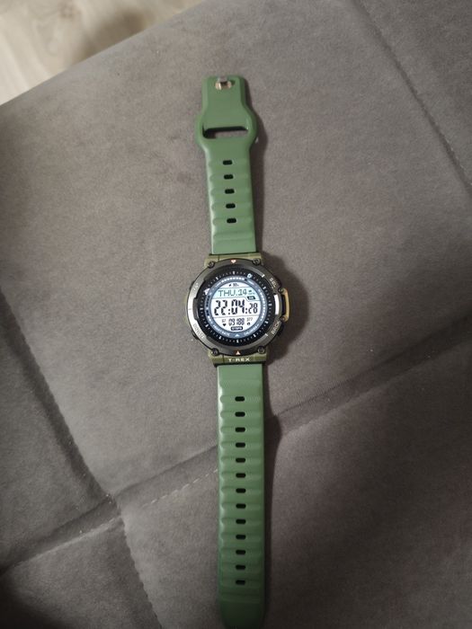 Продам часы amazfit t-rex 2