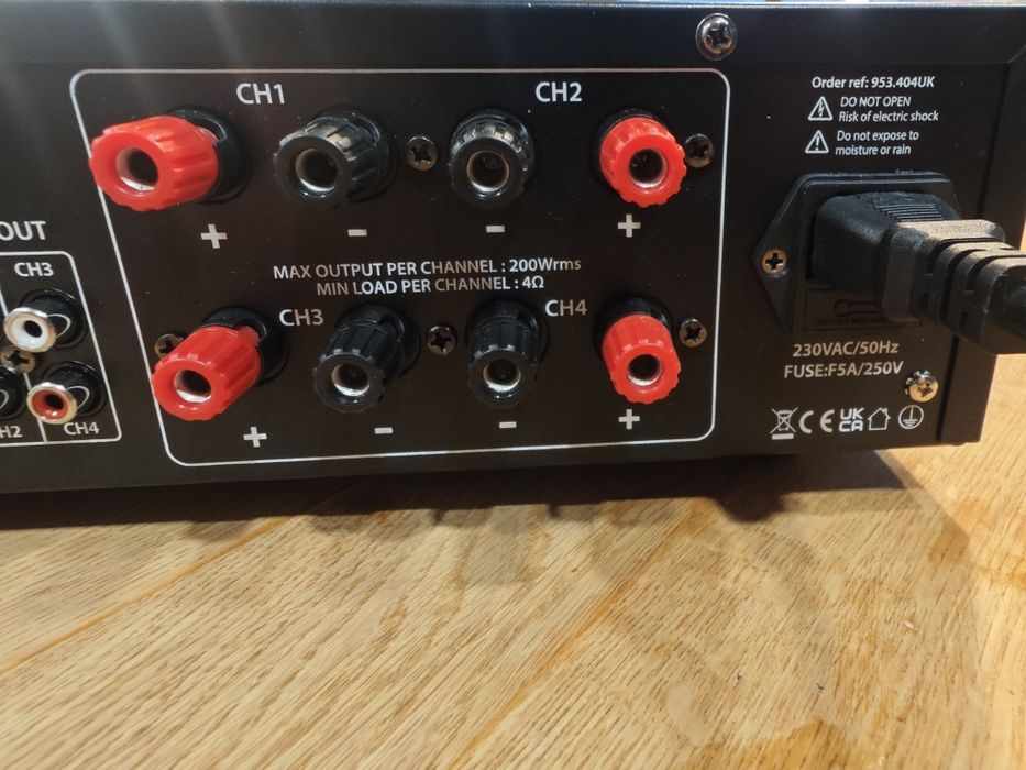 4x200w PA усилвател Adastra A4 с bluetooth