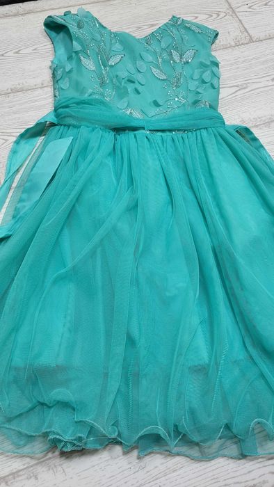 Продам нарядное платье