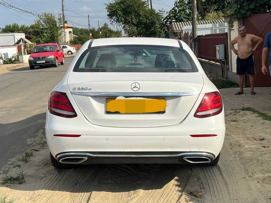 Dezmembram Mercedes E-Class W213 2.0 d 143 cp An 2016
Cod 654.920