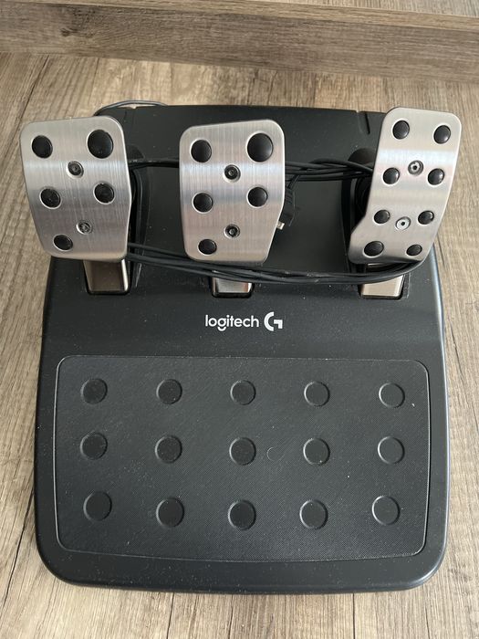 Logitech G29 Driving Force Racing Wheel