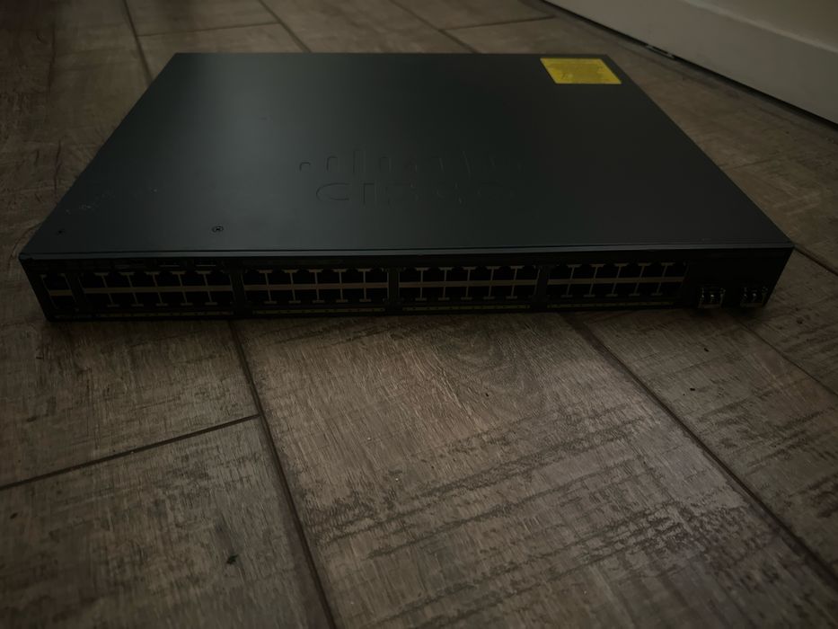 Switch Cisco Catalyst 2960 - X 24 porturi