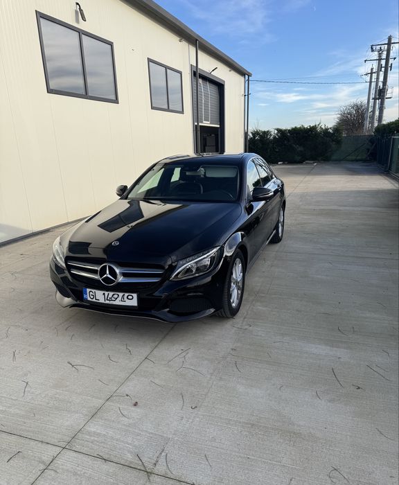 Proprietar vand Mercedes C Class 200 benzina 184cp