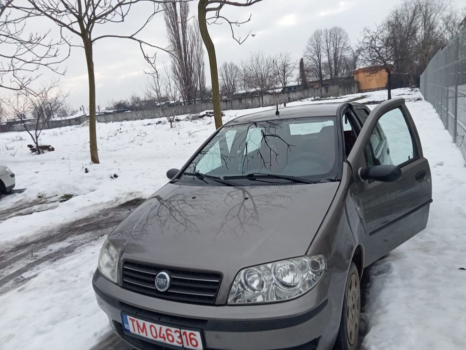 Vând Fiat punto.