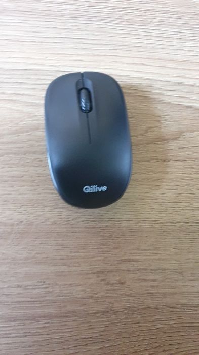 Vând un mouse qilive