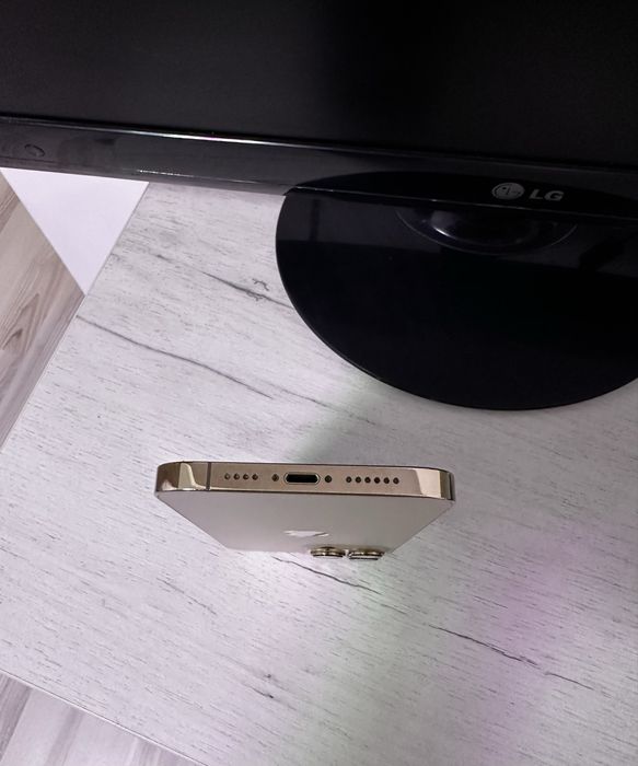 Vând iPhone 13 Pro Max