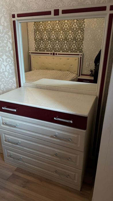Срочно продаётся спальный гарнитур