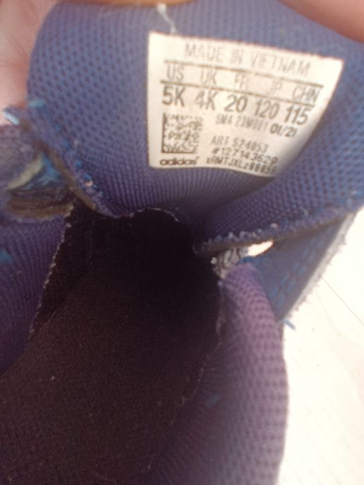 Сандали за момиче 25нр.  Маратонки за момче 20нр.