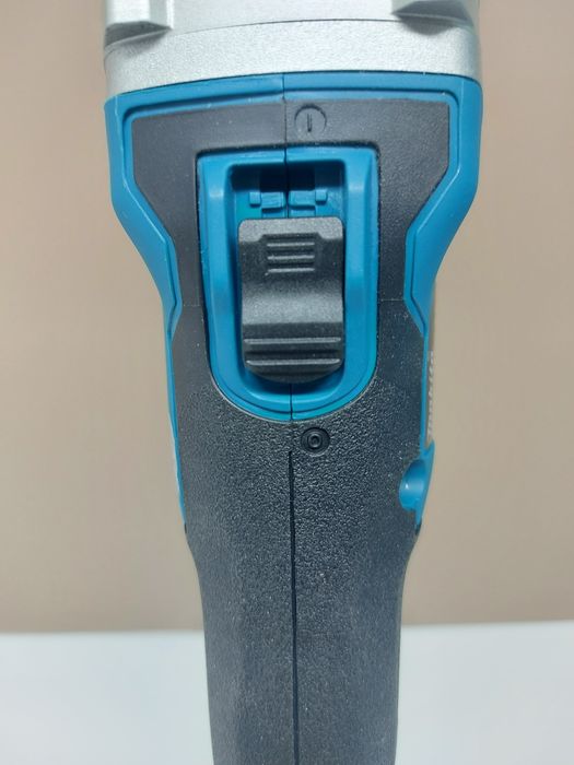 Акумулаторен ъглошлайф Makita DGA521ZX1