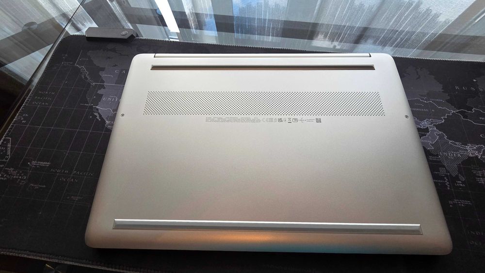 Laptop HP 15s-eq1018nq + Birou + Scaun Gaming