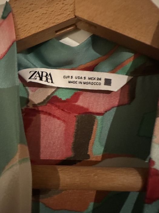 Мини рокля Zara с флорални мотиви