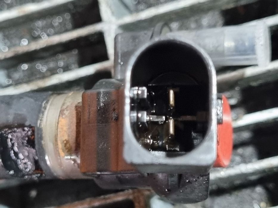 Injector Volkswagen Tiguan 5N 2.0 TDI 2007 - 2011 140CP CFFB (1114) Diesel Injectie ...