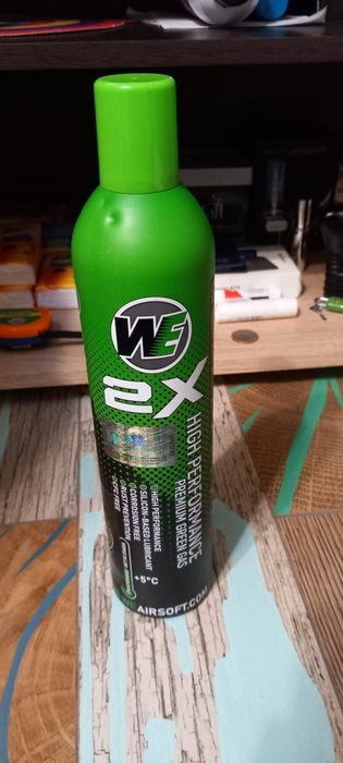 Продавам ерсовт пистолет глок 17