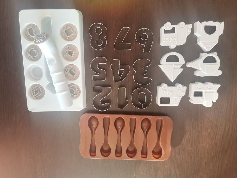 Сет сладкарски принадлежности, резци и молдове
