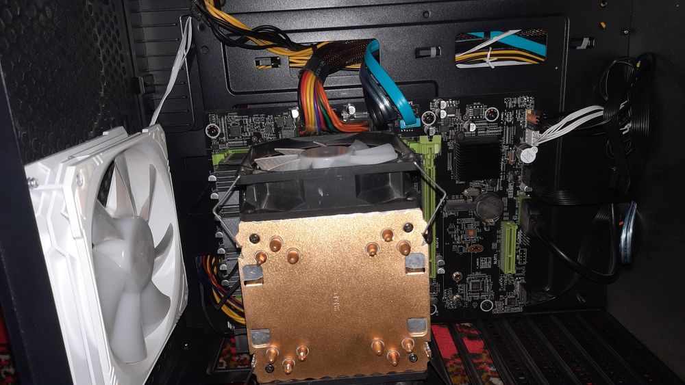 Плата сотилади x79 комплект