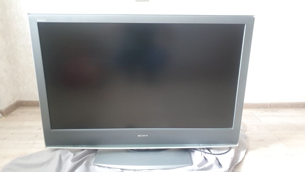 Телевизор Sony 46 диагональ, 117 см