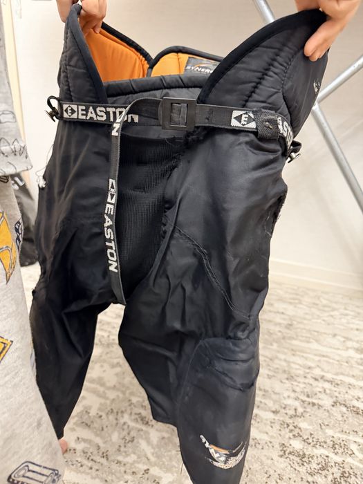 Защита хоккейная