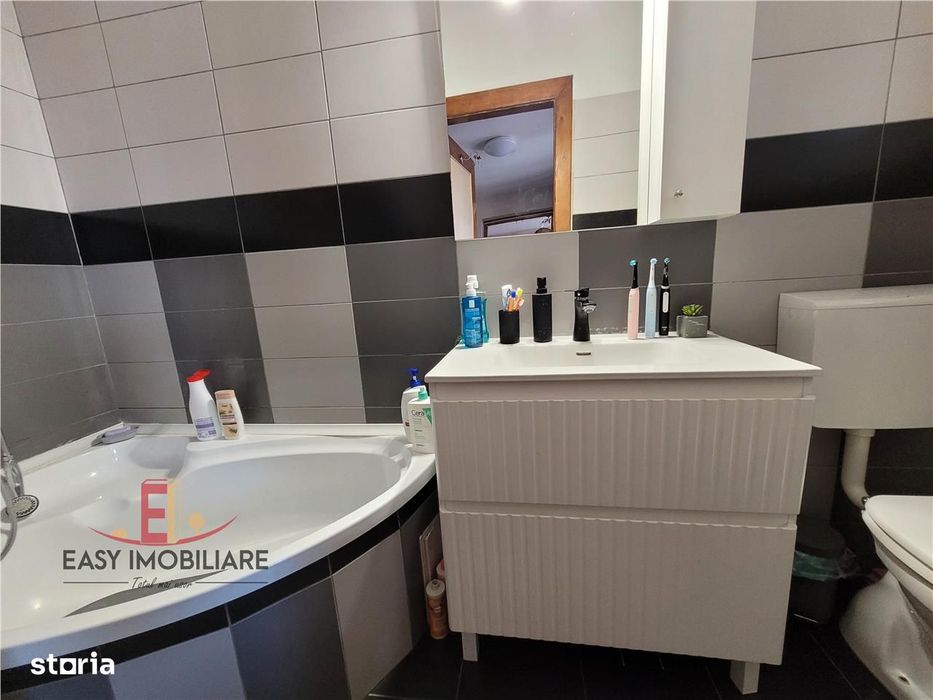Apartament 4 camere , Piata Matei Corvin , 95mp , Semi-Central