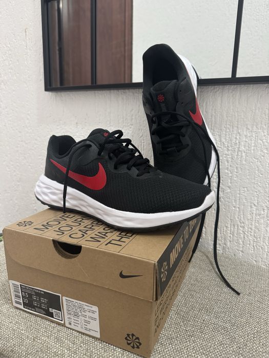 NIKE Revolution 6nn