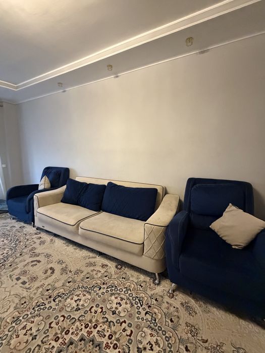 Продам диван с креслами