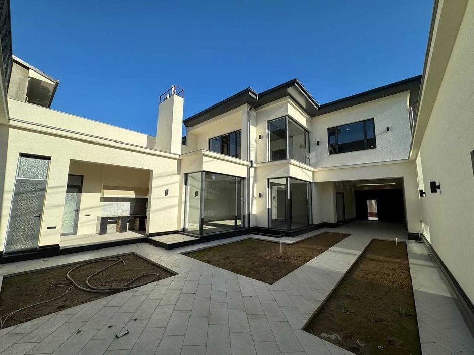 Продажа дома шикарного плана без внутренней отделки (4 сотки)