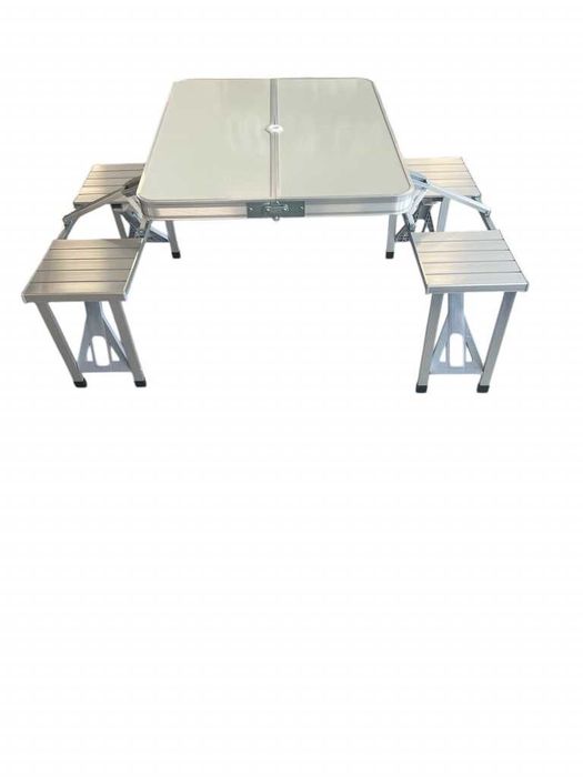 Комплект маса с вградени 4 стола и дупка за чадър