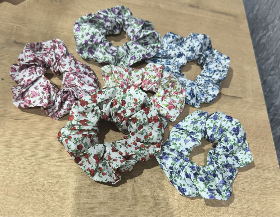 Резинки с цветочным узором